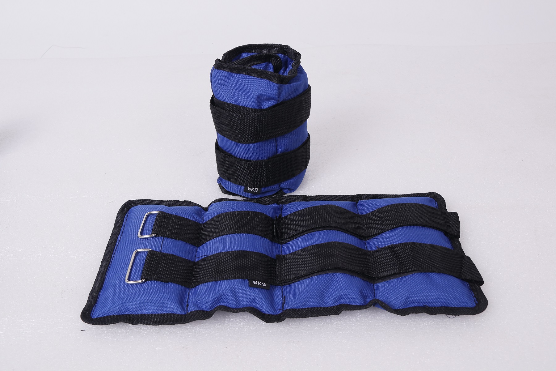 Heavy-duty weight/sandbag straps for secure lifting and training. Adjustable, durable, and built for strong grip during workouts, CrossFit, or functional training